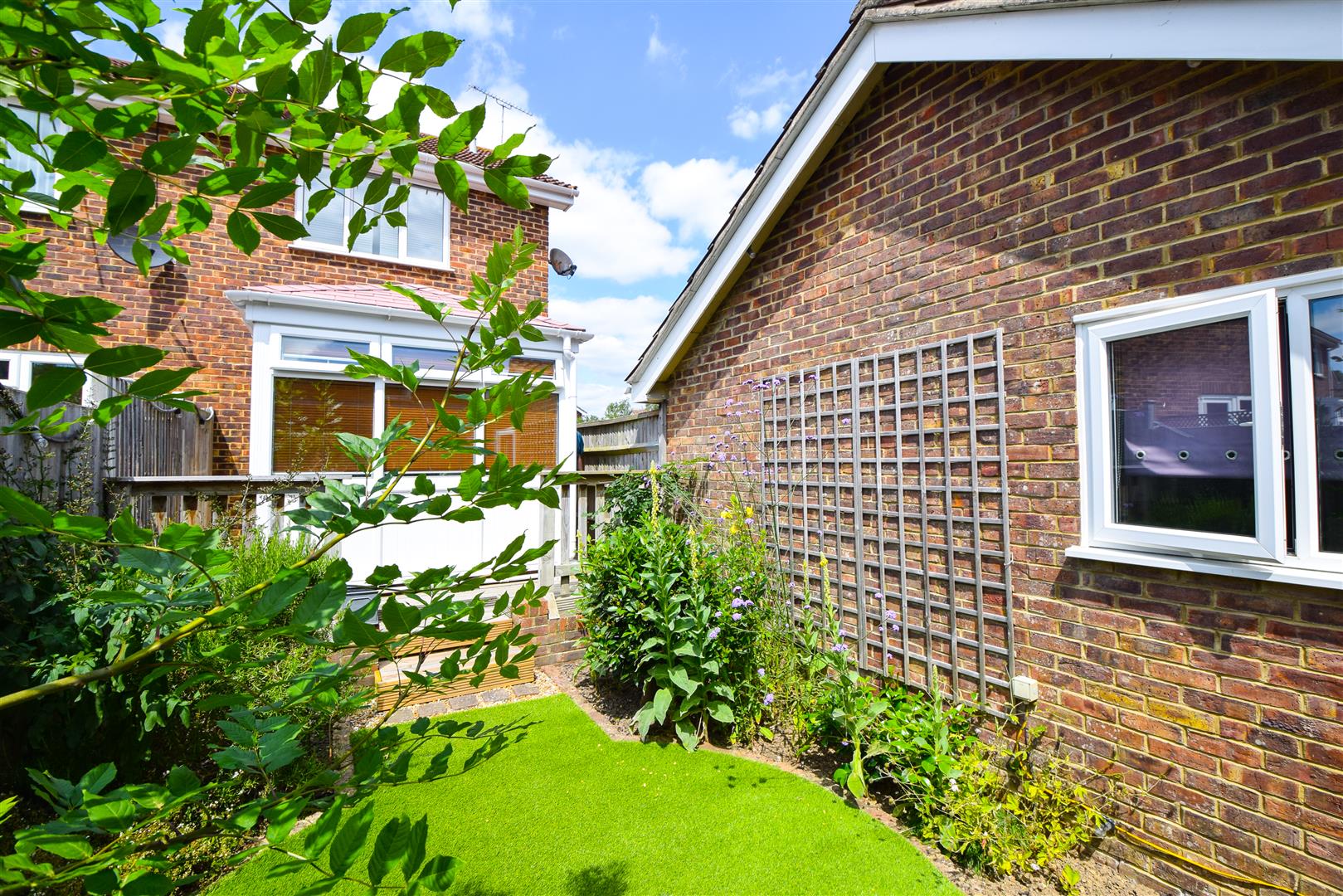 Falconers Drive, Battle Rush, Witt & Wilson